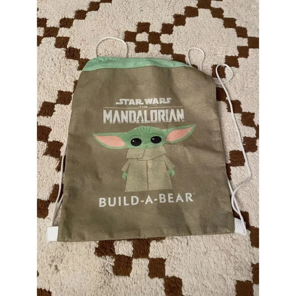 Star Wars The Mandalorian Build-A-Bear Carrying Bookbag - Picture 1 of 6